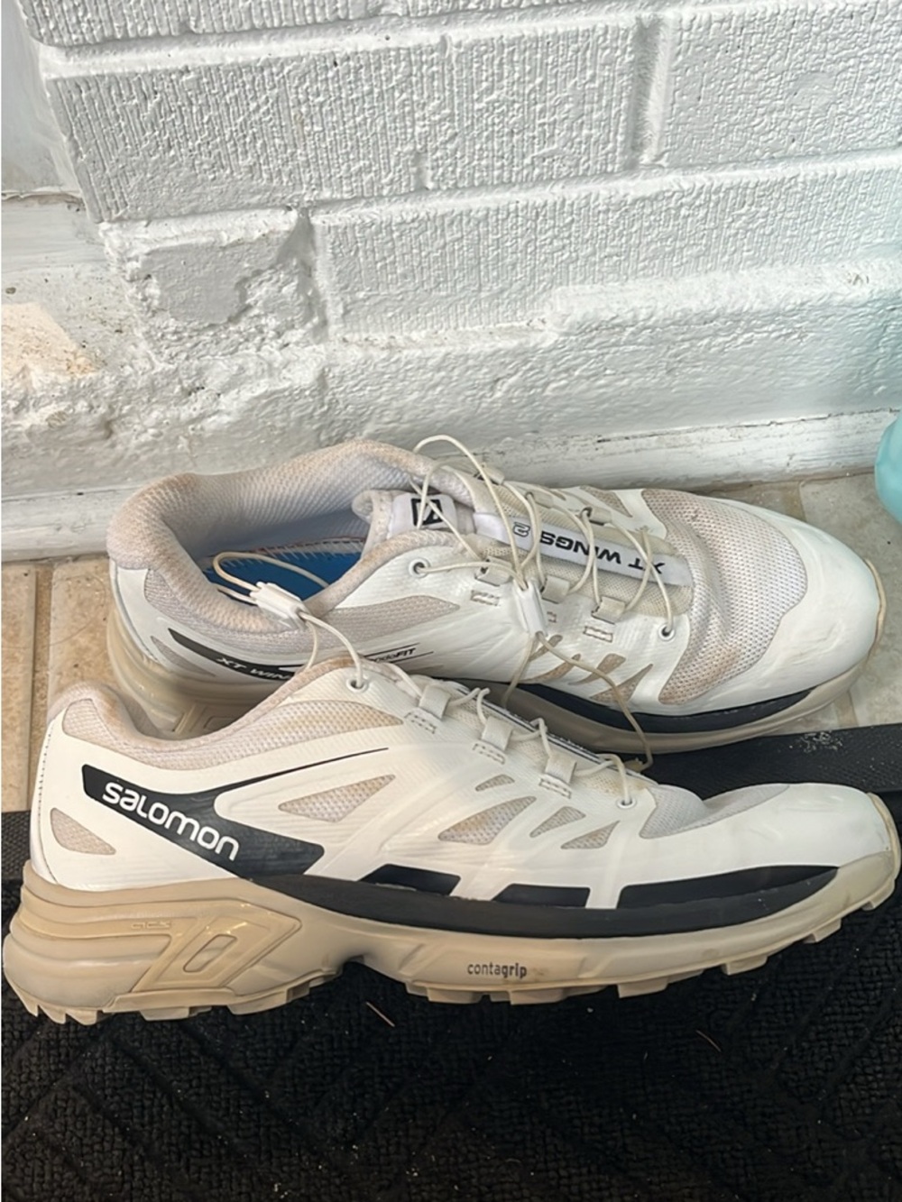 Salomon Men's White and Tan Trail Running Shoes